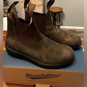 NWT Blundstone 585 Size 7.5AU/10.5 Women’s
